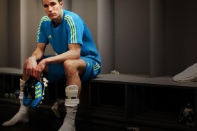 开云体育娱乐-杨瀚森被誉为中国约基奇夏联表现惊艳，杨约翰初舞台