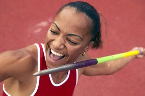 开云体育官网下载-足球运动减缓伤害新研究成果发布，足球运动损伤预防与治疗